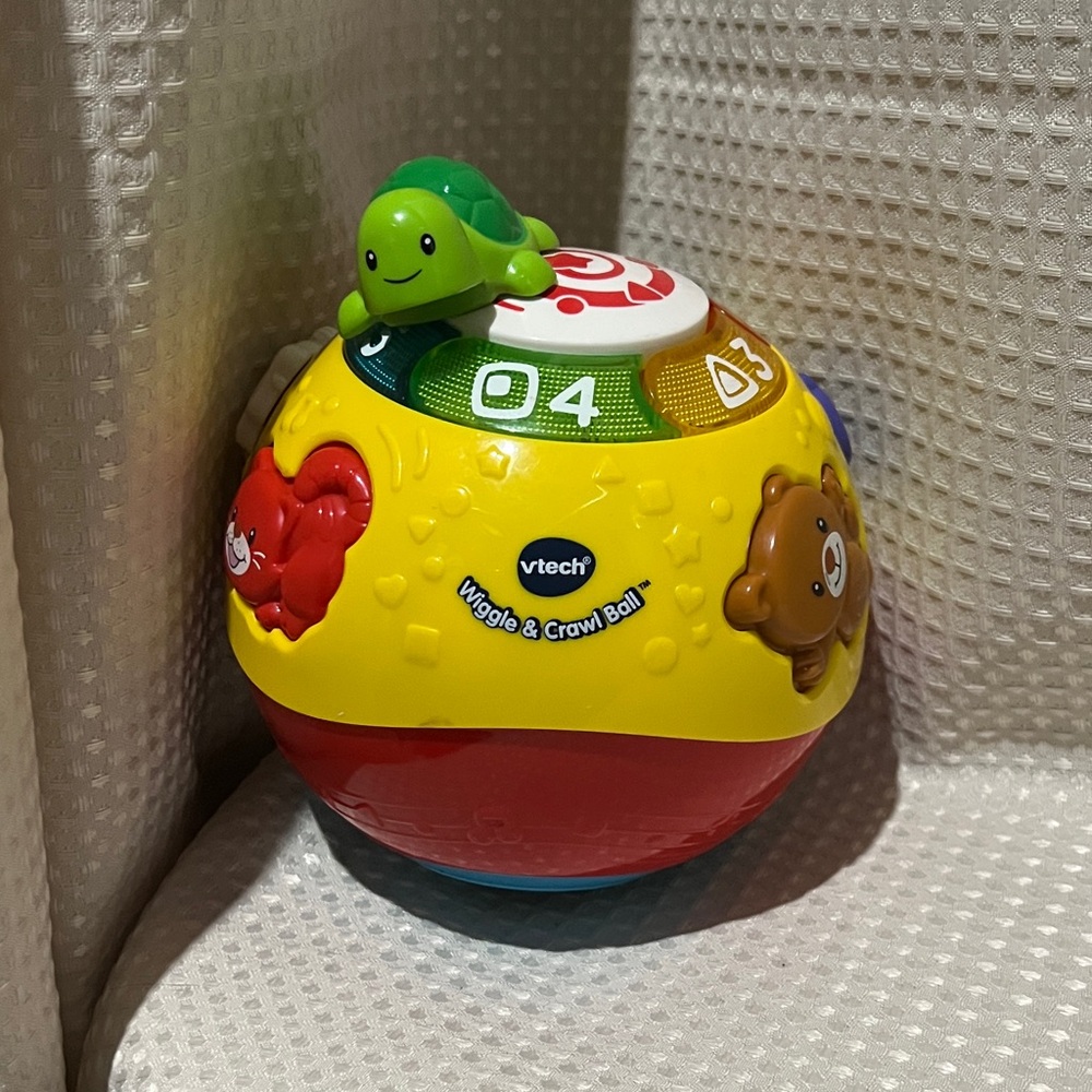 Vtech Wiggle & Crawl Ball